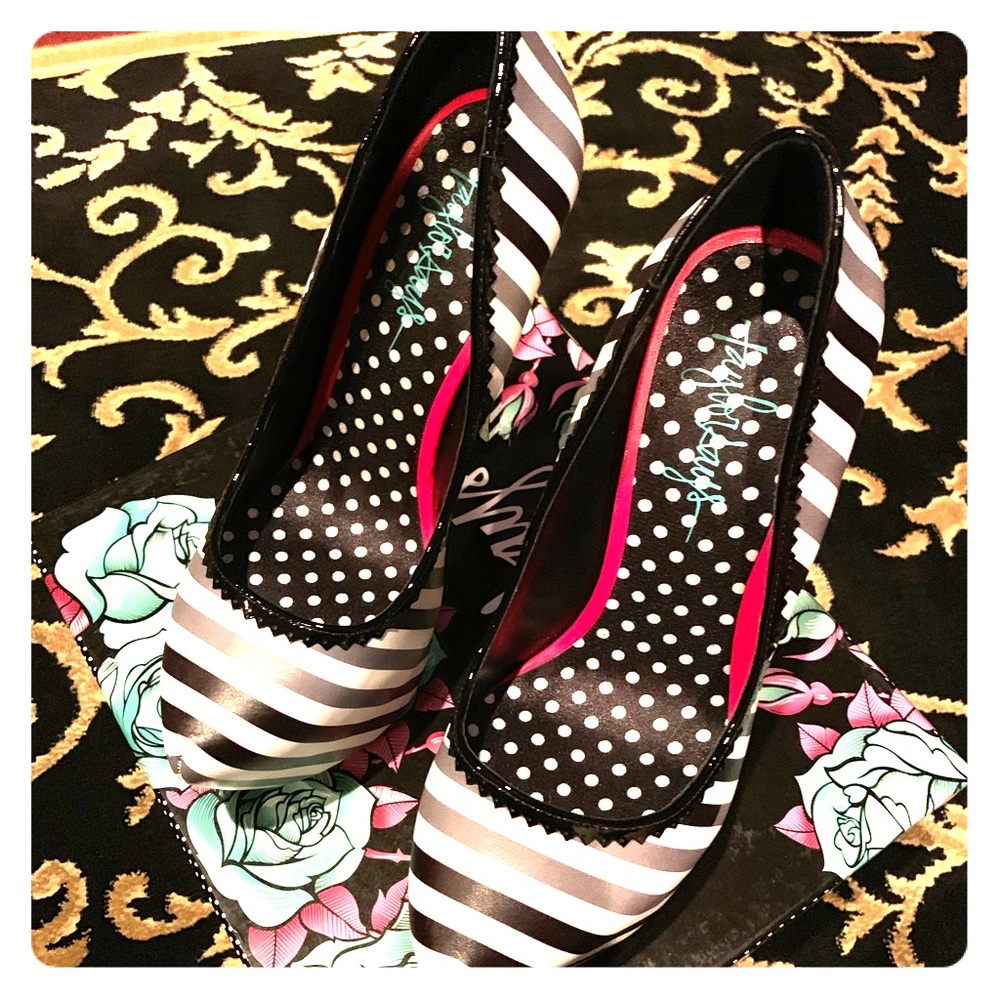 Taylor says heel pumps